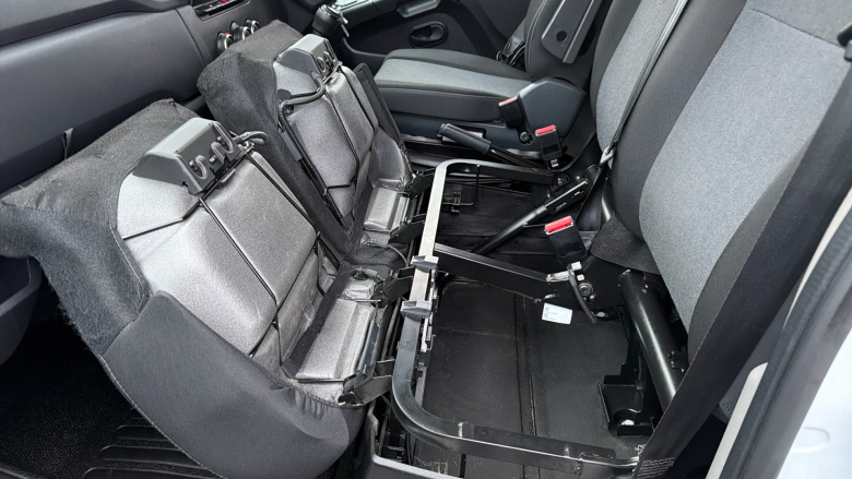 Renault Master Lwb Diesel Fwd LM35dCi 135 Business+ Medium Roof Van